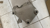 OPEL CORSA E BENZİNLİ SAĞ MOTOR KULAK BRAKETİ SIFIR GM 13427218