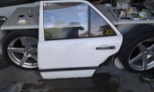 MERCEDES E180 E200 E220 E250 W124 SOL ARKA KAPI DOLU
