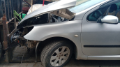 PEUGEOT 307 SOL ÖN ÇAMURLUK ÇIKMA PARÇA KUL OTODA