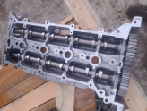 FORD CUSTOM ECOBLUE EKSANTRİK MİL VE KÜLBÜTÖR KAPAK