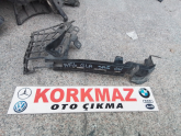 MERCEDES GLA A156 SAĞ ÖN FAR BRAKETI