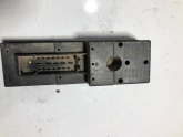 Oto Çıkma Parça / Elektrik / Cam Açma Anahtarı / Saab / 9000 / Çıkma Parça 