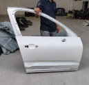 VOLVO XC60 BEYAZ SAĞ ÖN KAPI ORJINAL LOKALLIK