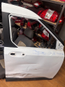 Courier sağ ön kapı