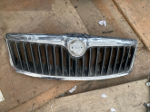 Skoda Octavia ön panjur çıkma Orjinal