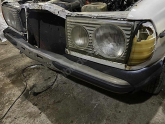 MERCEDES W123 ORJ. ÖN TAMPON BABALARI İLE BİRLİKTE ÇIKMA TEMİZ