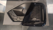 AUDİ A4 ÖN SAĞ SİS ÇERÇEVESİ SİYAH S-LİNE 2020 8W0807682M