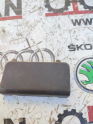 5F0867195L Seat Leon 2015 ön sol kapı döşemesi vida kapağı