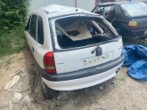 Corsa.  B.  Sol ön kapı