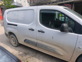 FİAT DOBLO ( 2023 ) SAĞ ÖN KAPI ORJINAL ÇIKMA