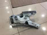 VOLVO XC60 SOL ÖN ÇAMURLUK BRAKETİ 31424578