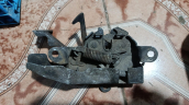 Toyota Corolla kaput kilidi