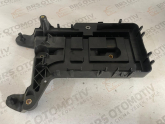 VOLKSWAGEN  JETTA CADDY AKÜ ALT TABLASI 1K0915333H