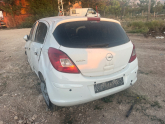 Opel Corsa bagaj kapak