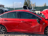 Opel insignia sağ arka kapı