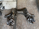 RENAULT TRAFFİC MOTOR TRAVERSİ TAKOZU 2014 MODEL SONRASI