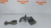 Laguna 3 sağ motor kulağı orijinal
