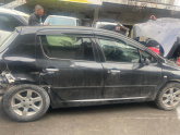 Peugeot 307 sağ arka kapı siyah