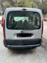 Renault kango 2005 model beyaz bagaj kapağı