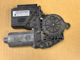TRANSPORTER CARAVELLA MULTİVAN 04-10 SAĞ ÖN CAM MOTORU 7H1959802A