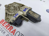 Oto Çıkma Parça / Elektrik / Cam Motoru / Audi / A8 / Çıkma Parça 