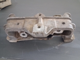 Mercedes  A180  Sağ üst motor kulağı