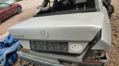 Mercedes w124 bagaj kapağı