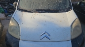 Citroën Nemo ön kaput