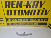 822165139R RENAULT CLİO 5 SAĞ ARKA KAPI CAM KIZAĞI DİREĞİ ORJ