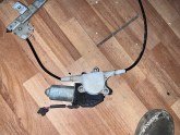 Renault R9 sol ön cam krikosu