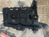 1K0915325 VW PASSAT 15-22 B7 AKÜ ALT PLASTİĞİ ORJ HATASIZ
