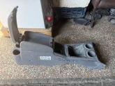 MAZDA BT50 ORTA KONSOL PLASTİĞİ , MAZDA BT50 KOL DAYAMA PLASTİĞİ