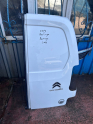 2019 berlingo sağ bagaj kapağı dolu