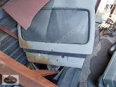 Mazda E 2200 bagaj kapısı