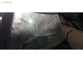 mazda 323 sedan arka cam