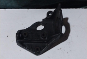 074130147 orj vw caravella t4 pompa bağlantı ayağı