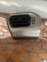 Oto Çıkma Parça / Isıtma, Soğutma & Klima / Havalandırma Izgaraları / Peugeot / 301 / Çıkma Parça 