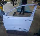 TOYOTA COROLLA CROSS BEYAZ SOL ÖN KAPI ORJINAL