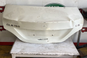Mercedes W117  cla bagaj kapağı