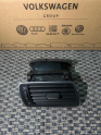 35D819702 VW Cc Sağ ön Havalandırma ızgarası