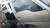 Nissan urvan sag kapılar