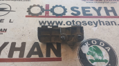 52562-02040 Toyota auris 2008 arka tampon braketi sağ