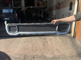 JEEP CHEROKEE ÖN TAMPON ORTA IZGARA ORJINAL