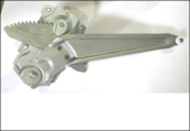 KRİKO ARKA CAM SAĞ TOYOTA COROLLA 99-00 69830-02050