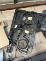 FORD FİESTA SAĞ ÖN CAM KRİKOSU