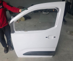 OPEL COMBO E BEYAZ SOL ÖN KAPI ORJINAL LOKALLIK