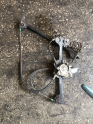 PEUGEOT 206 CC SAG ÖN CAM KİRKOSU