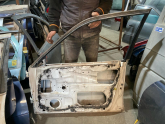 MİTSUBİSHİ GALANT SAĞ ÖN KAPI 1990 MODEL ORJİNAL ÇIKMA