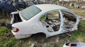 Megane 1 tavan arka çamurluk