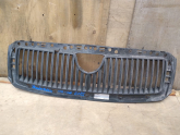 Skoda fabia 2000-2008 ön panjur 6y0853668B